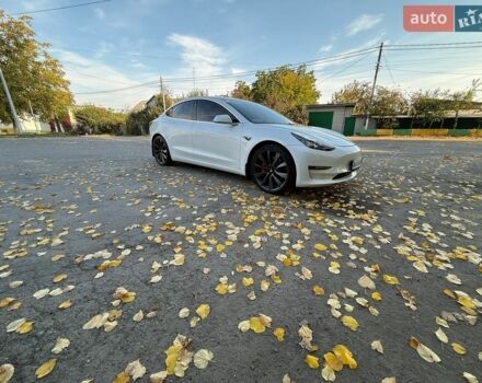 Белый Тесла Модель 3, объемом двигателя 0 л и пробегом 146 тыс. км за 18700 $, фото 16 на Automoto.ua