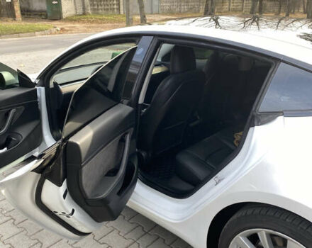 Білий Тесла Модель 3, об'ємом двигуна 0 л та пробігом 83 тис. км за 22000 $, фото 11 на Automoto.ua