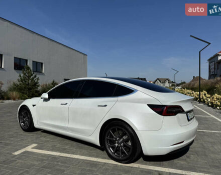 Тесла Модель 3 2020 у Луцьку на Automoto.ua Білий Тесла Модель 3, об'ємом двигуна 0 л та пробігом 107 тис. км за 16100 $, фото 5 на Automoto.ua