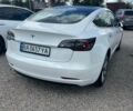 Белый Тесла Модель 3, объемом двигателя 66 л и пробегом 66 тыс. км за 26500 $, фото 3 на Automoto.ua