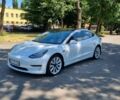 Білий Тесла Модель 3, об'ємом двигуна 0 л та пробігом 93 тис. км за 18500 $, фото 1 на Automoto.ua
