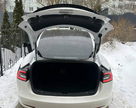 Білий Тесла Модель 3, об'ємом двигуна 0 л та пробігом 48 тис. км за 21000 $, фото 6 на Automoto.ua