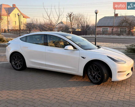 Белый Тесла Модель 3, объемом двигателя 0 л и пробегом 190 тыс. км за 17900 $, фото 3 на Automoto.ua