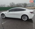 Белый Тесла Модель 3, объемом двигателя 0 л и пробегом 110 тыс. км за 16900 $, фото 3 на Automoto.ua