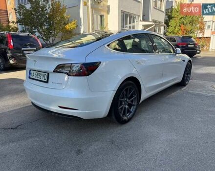 Тесла Модель 3 2020 в Киеве на Automoto.ua Белый Тесла Модель 3, объемом двигателя 0 л и пробегом 79 тыс. км за 15500 $, фото 3 на Automoto.ua