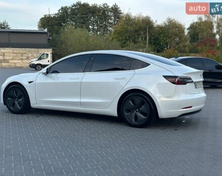 Белый Тесла Модель 3, объемом двигателя 0 л и пробегом 125 тыс. км за 17700 $, фото 23 на Automoto.ua
