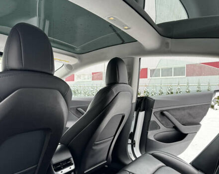 Білий Тесла Модель 3, об'ємом двигуна 0 л та пробігом 147 тис. км за 15750 $, фото 10 на Automoto.ua