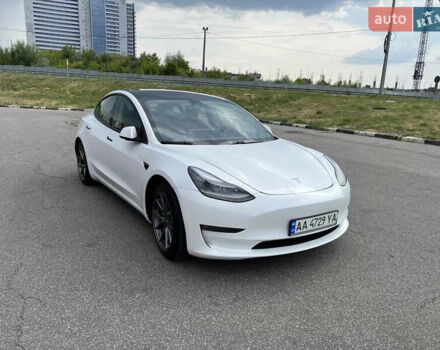 Білий Тесла Модель 3, об'ємом двигуна 0 л та пробігом 96 тис. км за 19900 $, фото 4 на Automoto.ua