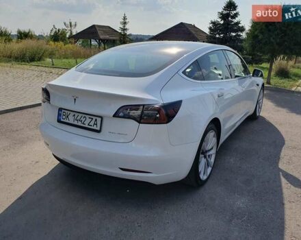 Белый Тесла Модель 3, объемом двигателя 0 л и пробегом 88 тыс. км за 22800 $, фото 36 на Automoto.ua