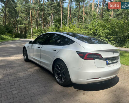 Белый Тесла Модель 3, объемом двигателя 0 л и пробегом 82 тыс. км за 26000 $, фото 4 на Automoto.ua