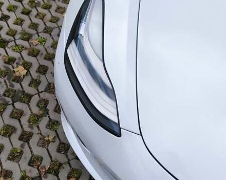 Білий Тесла Модель 3, об'ємом двигуна 0 л та пробігом 55 тис. км за 21800 $, фото 6 на Automoto.ua