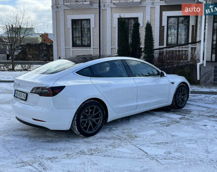 Белый Тесла Модель 3, объемом двигателя 0 л и пробегом 63 тыс. км за 19500 $, фото 42 на Automoto.ua