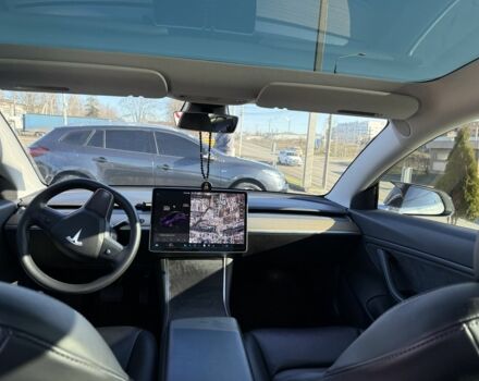 Білий Тесла Модель 3, об'ємом двигуна 0 л та пробігом 107 тис. км за 18900 $, фото 6 на Automoto.ua