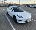 Білий Тесла Модель 3, об'ємом двигуна 0 л та пробігом 103 тис. км за 18500 $, фото 1 на Automoto.ua