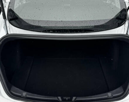 Білий Тесла Модель 3, об'ємом двигуна 0 л та пробігом 147 тис. км за 15750 $, фото 12 на Automoto.ua