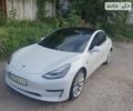 Білий Тесла Модель 3, об'ємом двигуна 0 л та пробігом 55 тис. км за 20800 $, фото 1 на Automoto.ua