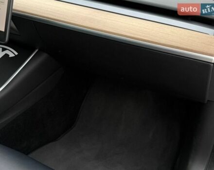 Белый Тесла Модель 3, объемом двигателя 0 л и пробегом 118 тыс. км за 18500 $, фото 11 на Automoto.ua