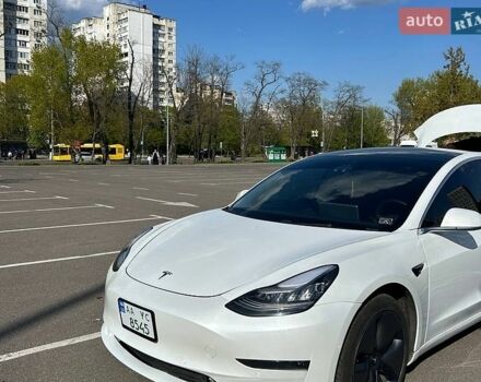 Білий Тесла Модель 3, об'ємом двигуна 0 л та пробігом 195 тис. км за 15000 $, фото 1 на Automoto.ua