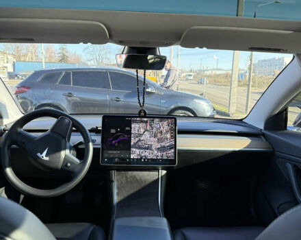 Білий Тесла Модель 3, об'ємом двигуна 0 л та пробігом 103 тис. км за 20500 $, фото 10 на Automoto.ua