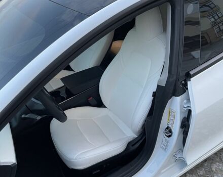 Белый Тесла Модель 3, объемом двигателя 0 л и пробегом 22 тыс. км за 29900 $, фото 8 на Automoto.ua