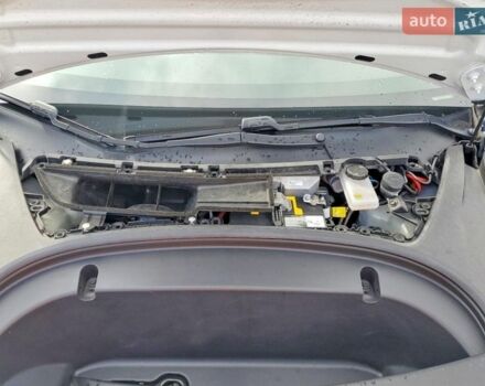 Білий Тесла Модель 3, об'ємом двигуна 0 л та пробігом 62 тис. км за 3000 $, фото 10 на Automoto.ua