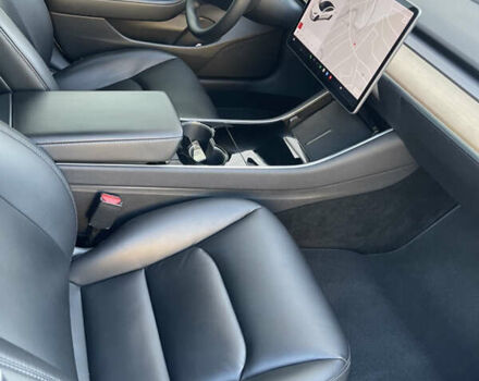 Белый Тесла Модель 3, объемом двигателя 0 л и пробегом 50 тыс. км за 20900 $, фото 12 на Automoto.ua