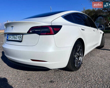 Білий Тесла Модель 3, об'ємом двигуна 0 л та пробігом 74 тис. км за 19000 $, фото 28 на Automoto.ua