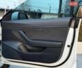 Белый Тесла Модель 3, объемом двигателя 0 л и пробегом 84 тыс. км за 15500 $, фото 47 на Automoto.ua
