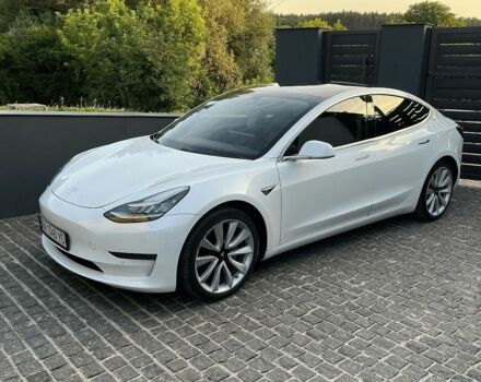 Белый Тесла Модель 3, объемом двигателя 0 л и пробегом 122 тыс. км за 18900 $, фото 1 на Automoto.ua