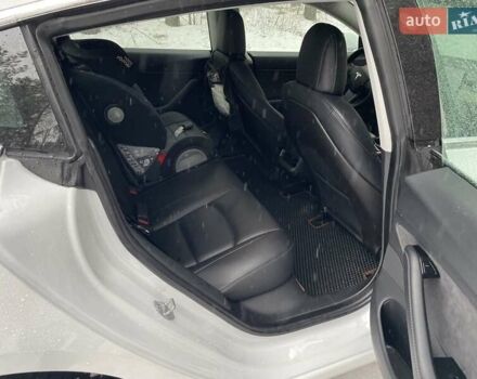 Белый Тесла Модель 3, объемом двигателя 0 л и пробегом 84 тыс. км за 20500 $, фото 14 на Automoto.ua