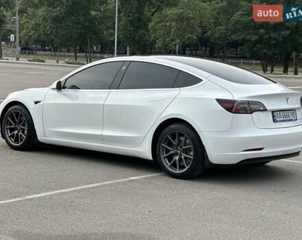 Білий Тесла Модель 3, об'ємом двигуна 0 л та пробігом 59 тис. км за 22500 $, фото 23 на Automoto.ua