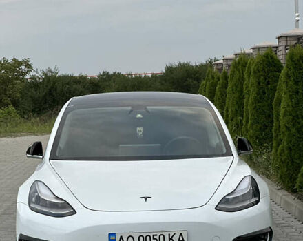 Белый Тесла Модель 3, объемом двигателя 0 л и пробегом 65 тыс. км за 35000 $, фото 3 на Automoto.ua