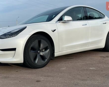 Белый Тесла Модель 3, объемом двигателя 0 л и пробегом 65 тыс. км за 20500 $, фото 1 на Automoto.ua