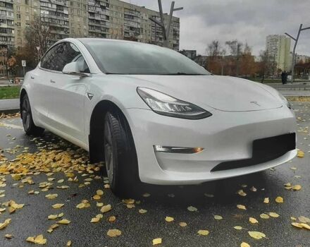 Белый Тесла Модель 3, объемом двигателя 0 л и пробегом 73 тыс. км за 11397 $, фото 2 на Automoto.ua