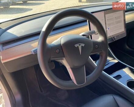 Білий Тесла Модель 3, об'ємом двигуна 0 л та пробігом 75 тис. км за 15000 $, фото 12 на Automoto.ua