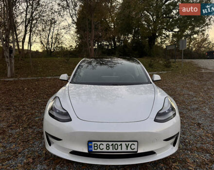 Белый Тесла Модель 3, объемом двигателя 0 л и пробегом 129 тыс. км за 19900 $, фото 4 на Automoto.ua