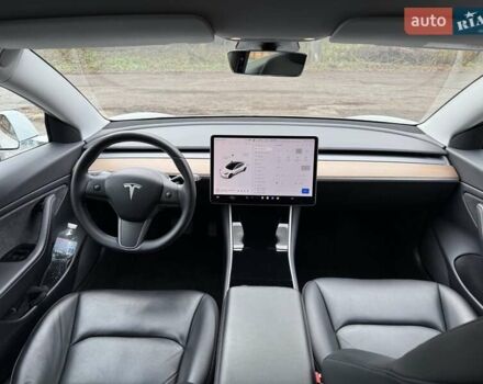 Білий Тесла Модель 3, об'ємом двигуна 0 л та пробігом 58 тис. км за 23000 $, фото 23 на Automoto.ua