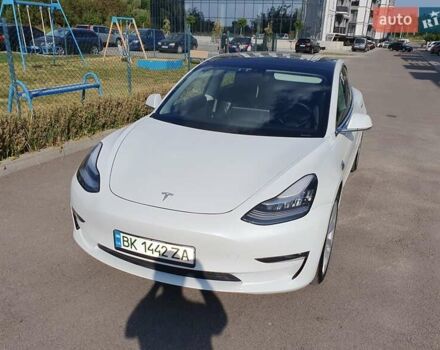 Белый Тесла Модель 3, объемом двигателя 0 л и пробегом 88 тыс. км за 22800 $, фото 29 на Automoto.ua