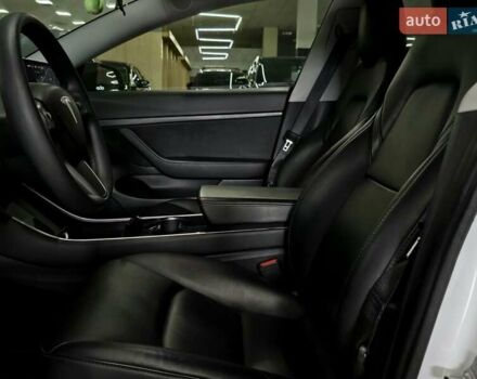 Білий Тесла Модель 3, об'ємом двигуна 0 л та пробігом 218 тис. км за 18499 $, фото 11 на Automoto.ua