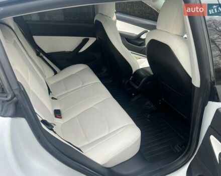 Білий Тесла Модель 3, об'ємом двигуна 0 л та пробігом 86 тис. км за 15800 $, фото 17 на Automoto.ua