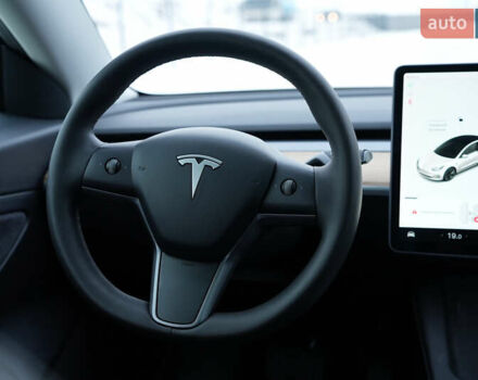 Білий Тесла Модель 3, об'ємом двигуна 0 л та пробігом 90 тис. км за 16999 $, фото 16 на Automoto.ua