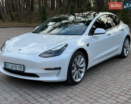 Білий Тесла Модель 3, об'ємом двигуна 0 л та пробігом 89 тис. км за 19900 $, фото 6 на Automoto.ua