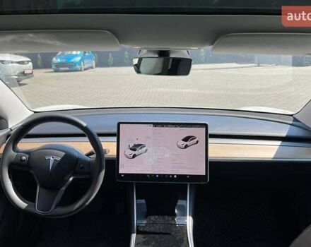 Тесла Модель 3 2020 в Черновцах на Automoto.ua Белый Тесла Модель 3, объемом двигателя 0 л и пробегом 98 тыс. км за 21300 $, фото 10 на Automoto.ua
