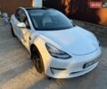 Белый Тесла Модель 3, объемом двигателя 0 л и пробегом 105 тыс. км за 21300 $, фото 1 на Automoto.ua
