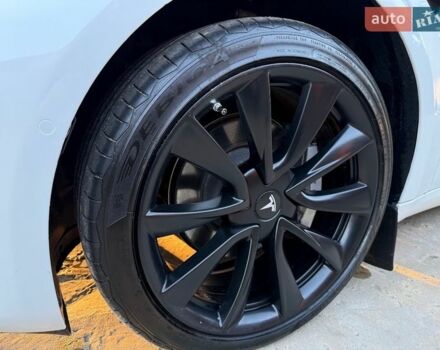 Белый Тесла Модель 3, объемом двигателя 0 л и пробегом 105 тыс. км за 21300 $, фото 7 на Automoto.ua