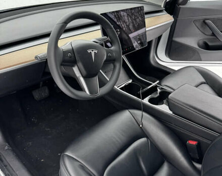 Білий Тесла Модель 3, об'ємом двигуна 0 л та пробігом 147 тис. км за 15750 $, фото 6 на Automoto.ua