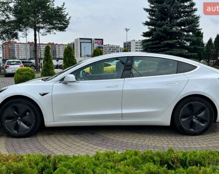 Білий Тесла Модель 3, об'ємом двигуна 0 л та пробігом 123 тис. км за 17300 $, фото 3 на Automoto.ua