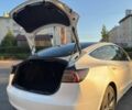 Білий Тесла Модель 3, об'ємом двигуна 0 л та пробігом 90 тис. км за 15500 $, фото 3 на Automoto.ua