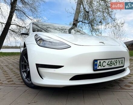 Белый Тесла Модель 3, объемом двигателя 0 л и пробегом 90 тыс. км за 19500 $, фото 2 на Automoto.ua