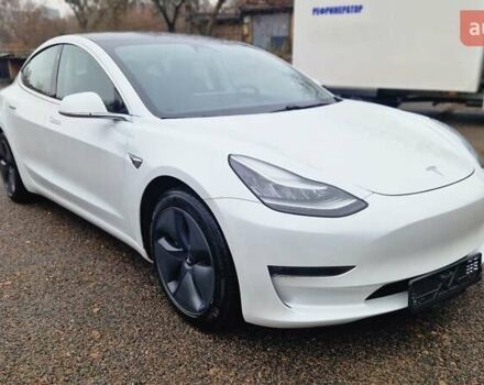 Белый Тесла Модель 3, объемом двигателя 0 л и пробегом 142 тыс. км за 17300 $, фото 20 на Automoto.ua